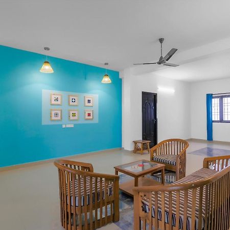 Oyo 79233 Hotel Hive Stays Kochi Kültér fotó