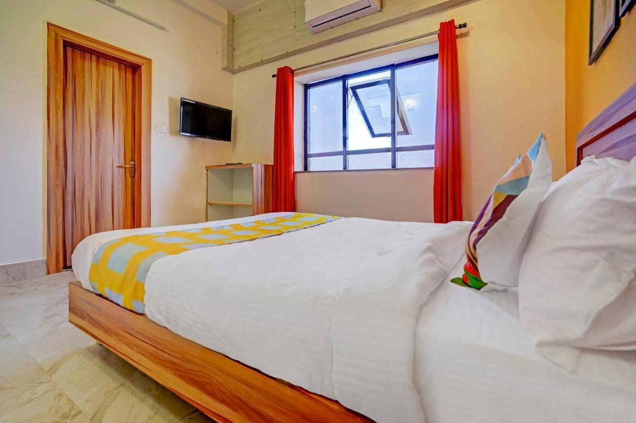 Oyo 79233 Hotel Hive Stays Kochi Kültér fotó