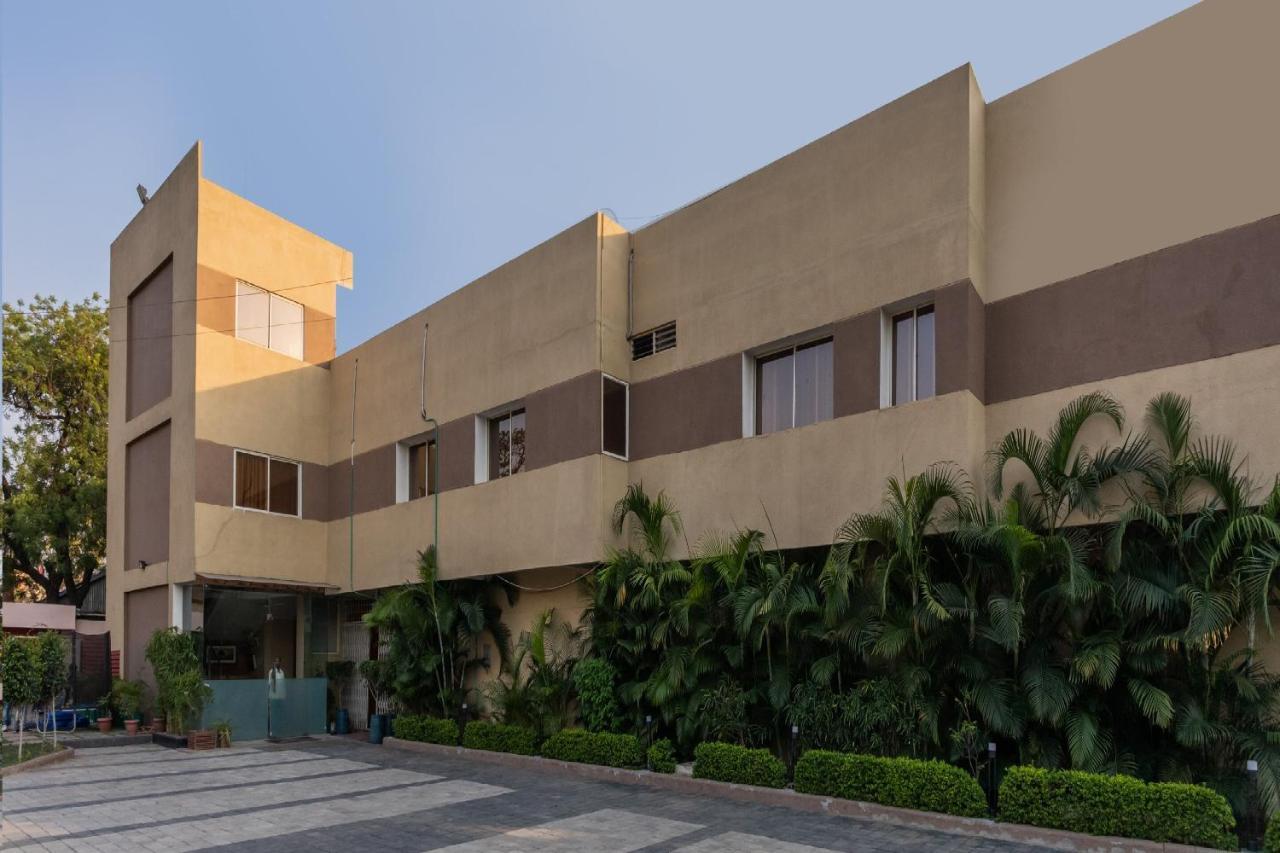 Oyo 79233 Hotel Hive Stays Kochi Kültér fotó